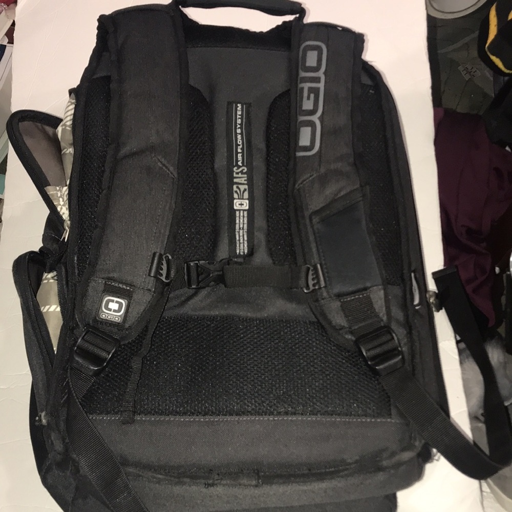 OGIO Bookbag/Backpack - Picture 14 of 16